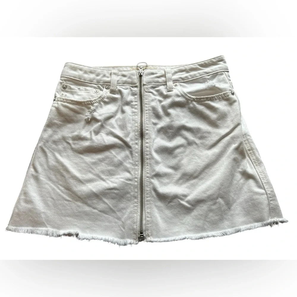 Free People Women's White Denim Mini‎ Skirt Size 26 Casual Pockets